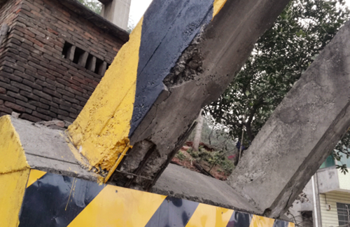 圖3:拱腳被刮傷圖2_副本.png 圖3:拱腳被刮傷圖2_副本.png